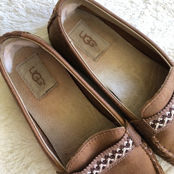 UGG moccasins. - Picture 5 of 7